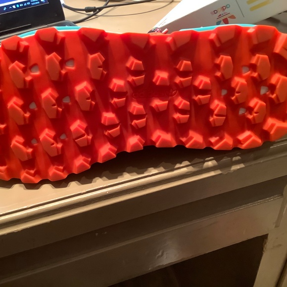 Sneakers - Picture 5 of 8